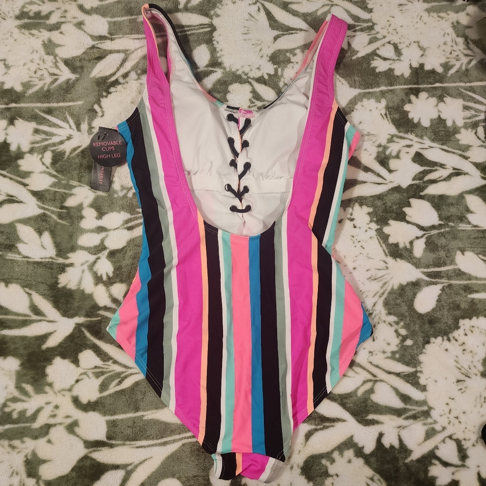 5/$40 🎉 No boundaries Swimsuit - Picture 4 of 5